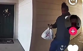 Door Dasher Goes Viral For Dragging A Wagon Behind Him